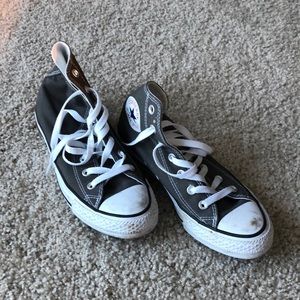 Grey converse